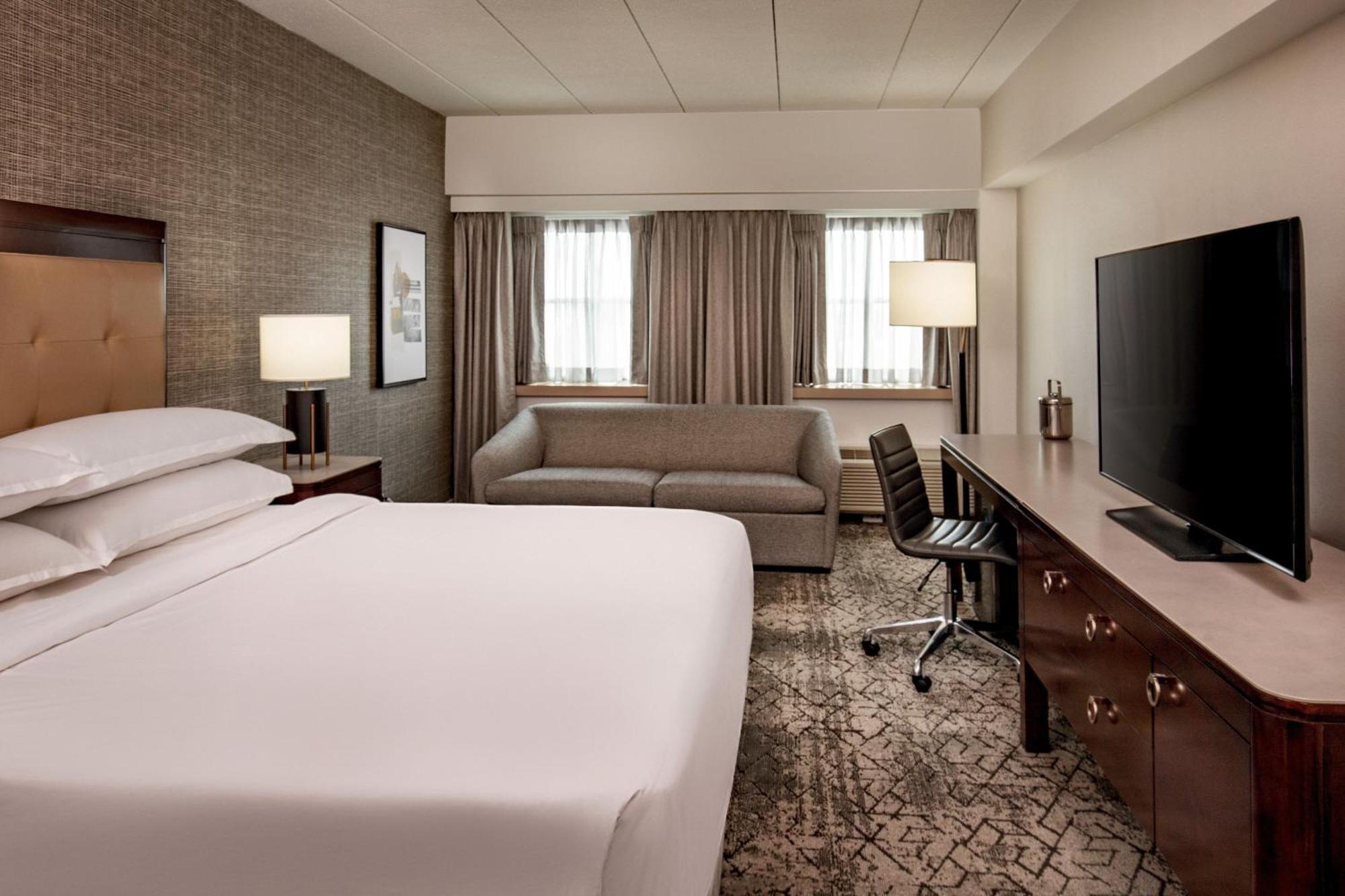 Sheraton Boston Needham Hotel Exterior photo